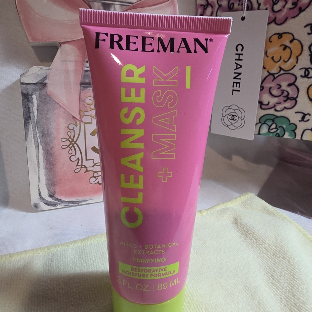 Freeman Cleanser + Mask in Bright Pink